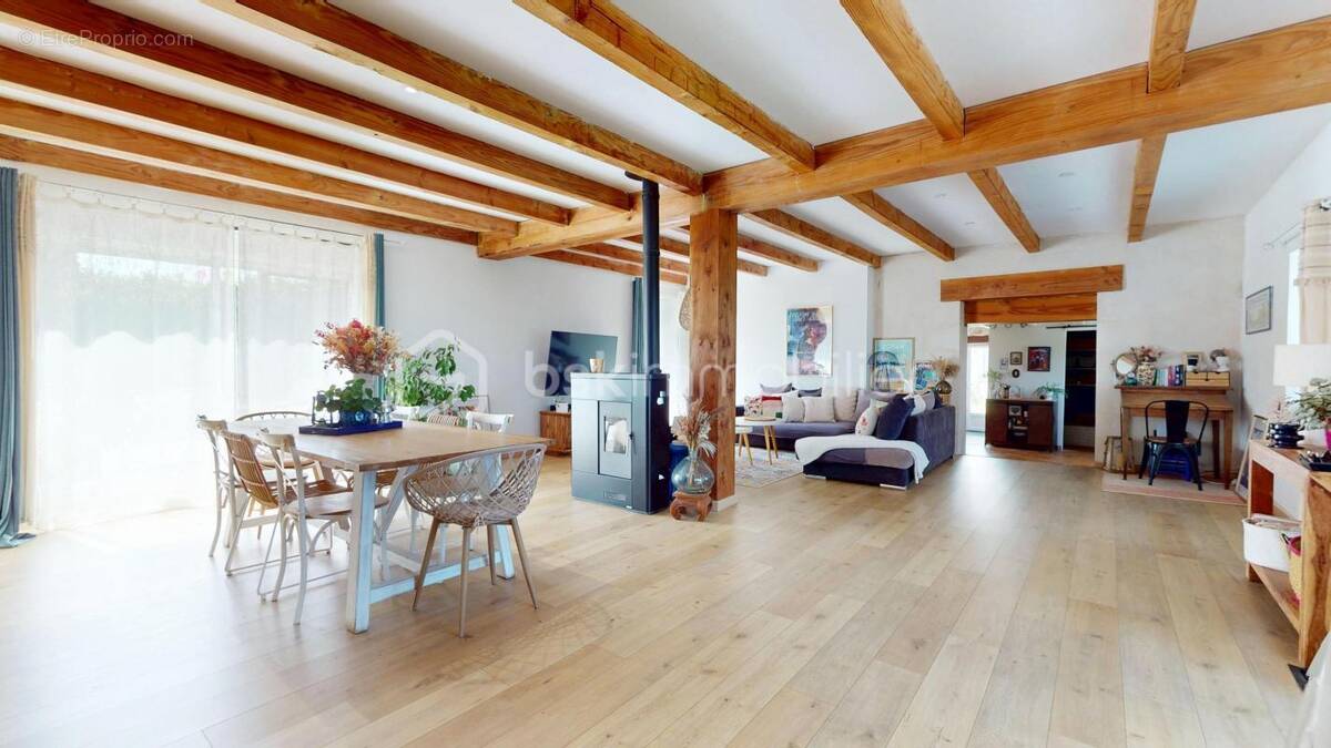Maison à LA GRIPPERIE-SAINT-SYMPHORIEN