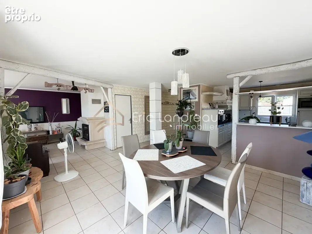 À quelques pas des commerces   Maison 3 chambres avec garage de 42 m2 et terrain clos de 798 m2 - photo 3