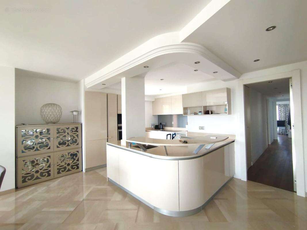 Appartement à MANDELIEU-LA-NAPOULE