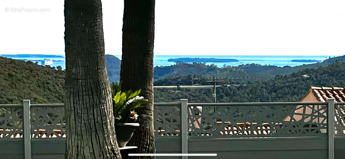 Limite mandelieu ville t4/t5 de 150m2 vue mer panoramique jardin entourant jacuzzi garage - photo 12