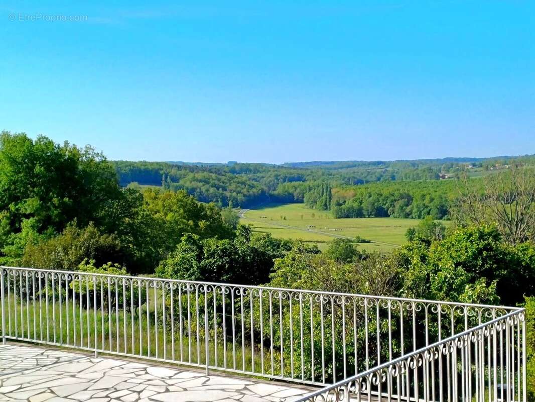 Appartement à RAZAC-DE-SAUSSIGNAC