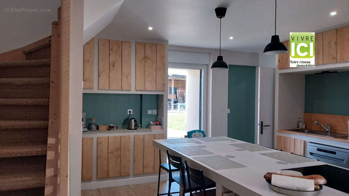 Maison à LA CHAPELLE-BASSE-MER