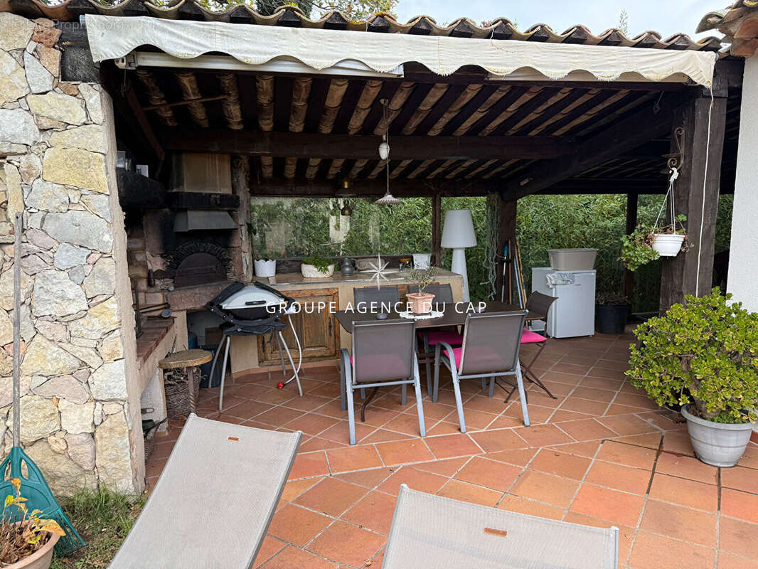 Maison à ROQUEBRUNE-SUR-ARGENS