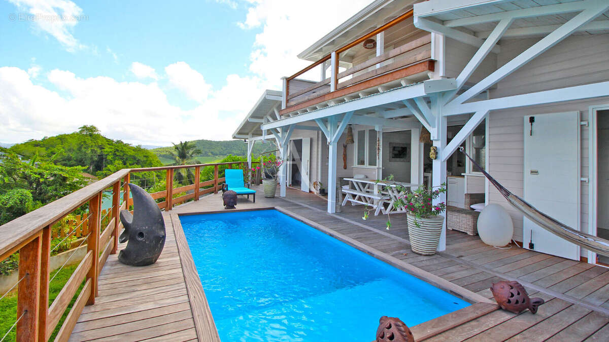 Maison à LES TROIS-ILETS