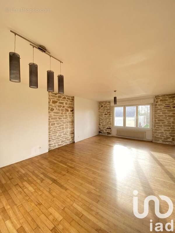 Maison 134 m² à Ergue-Gaberic  - photo 2