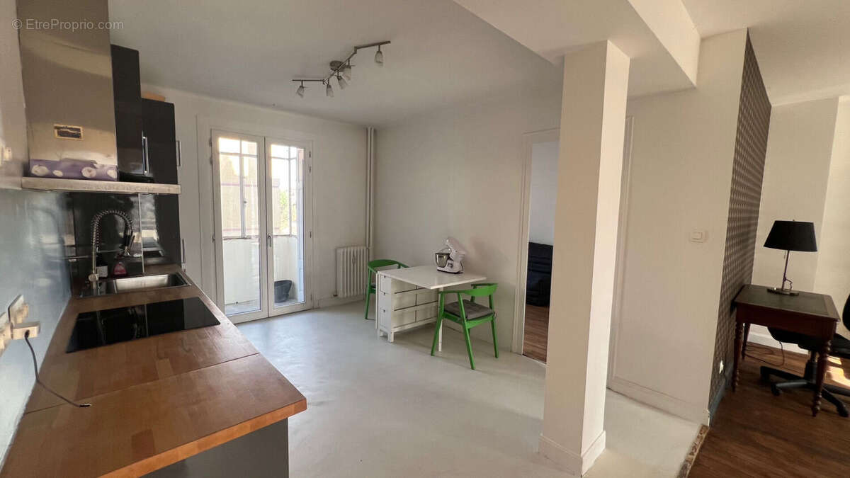 Appartement à SAINT-ETIENNE