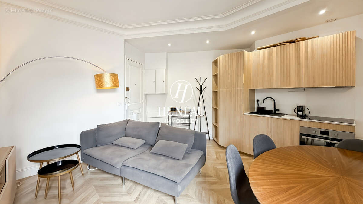 Appartement à PARIS-17E