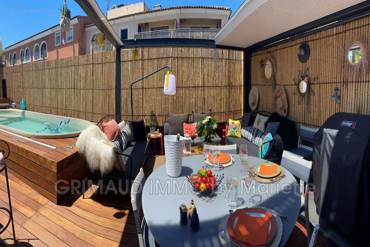 Appartement à GRIMAUD