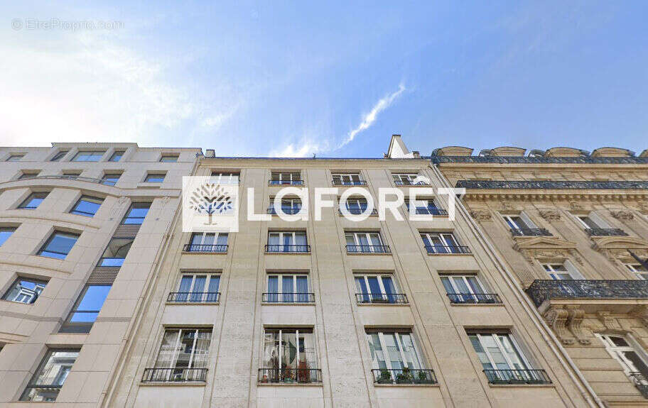 Appartement à PARIS-8E