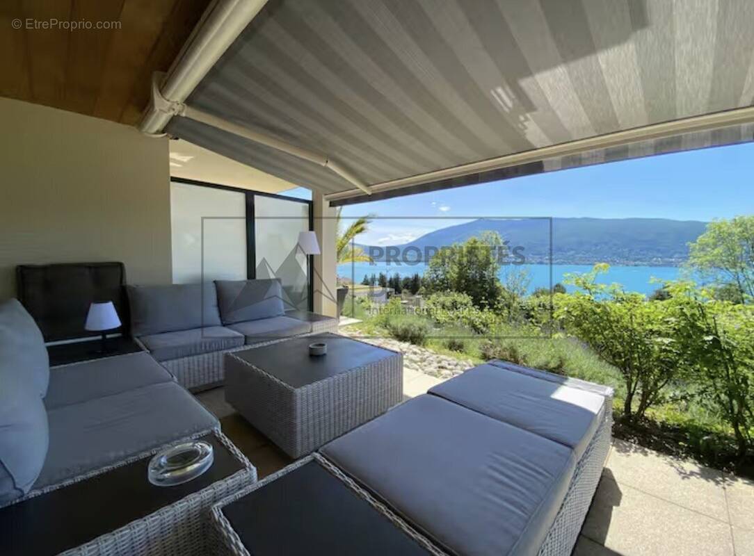Appartement à VEYRIER-DU-LAC
