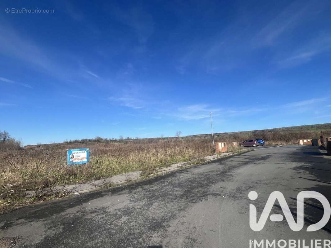 Photo 3 - Terrain à NEUVILLY