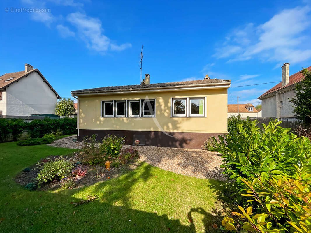 Maison à AUVERS-SUR-OISE