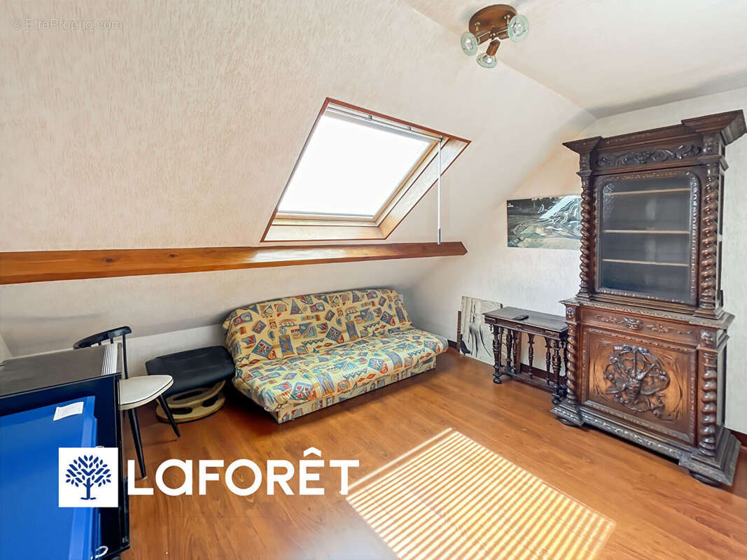 Maison traditionnelle sur sous-sol total de 6 pièces à vendre à Sainte Geneviève des Bois - Réf 13319 - photo 13