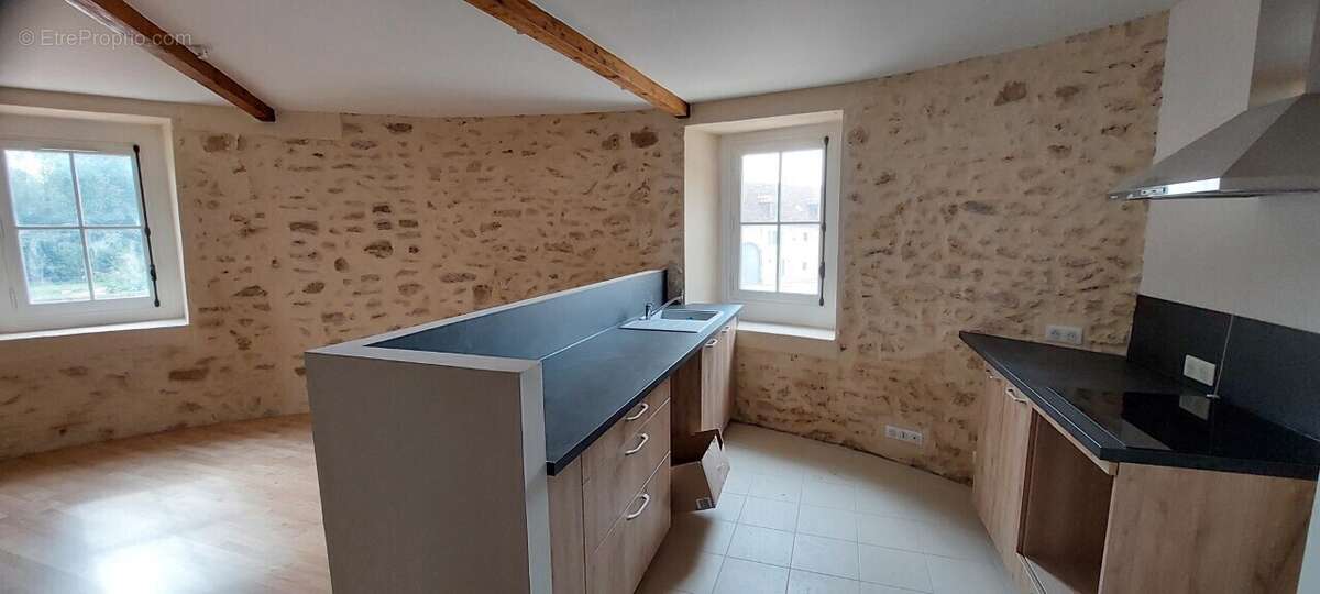 Appartement à FONTENAY-TRESIGNY