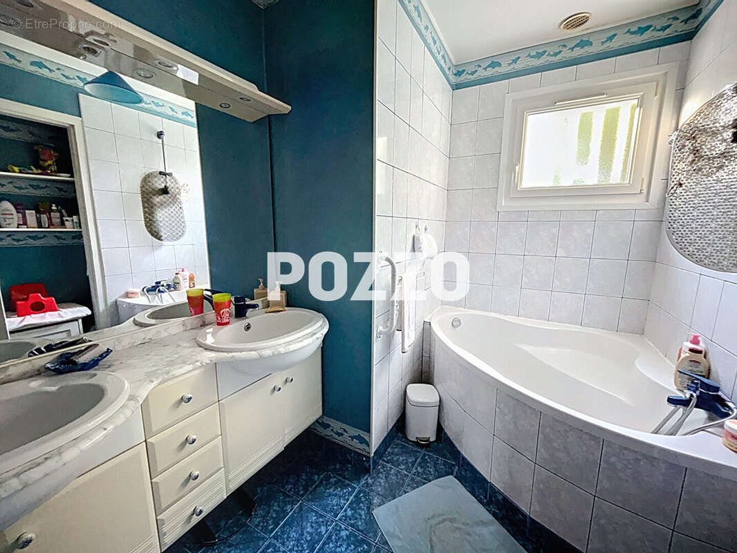 Maison à JULLOUVILLE