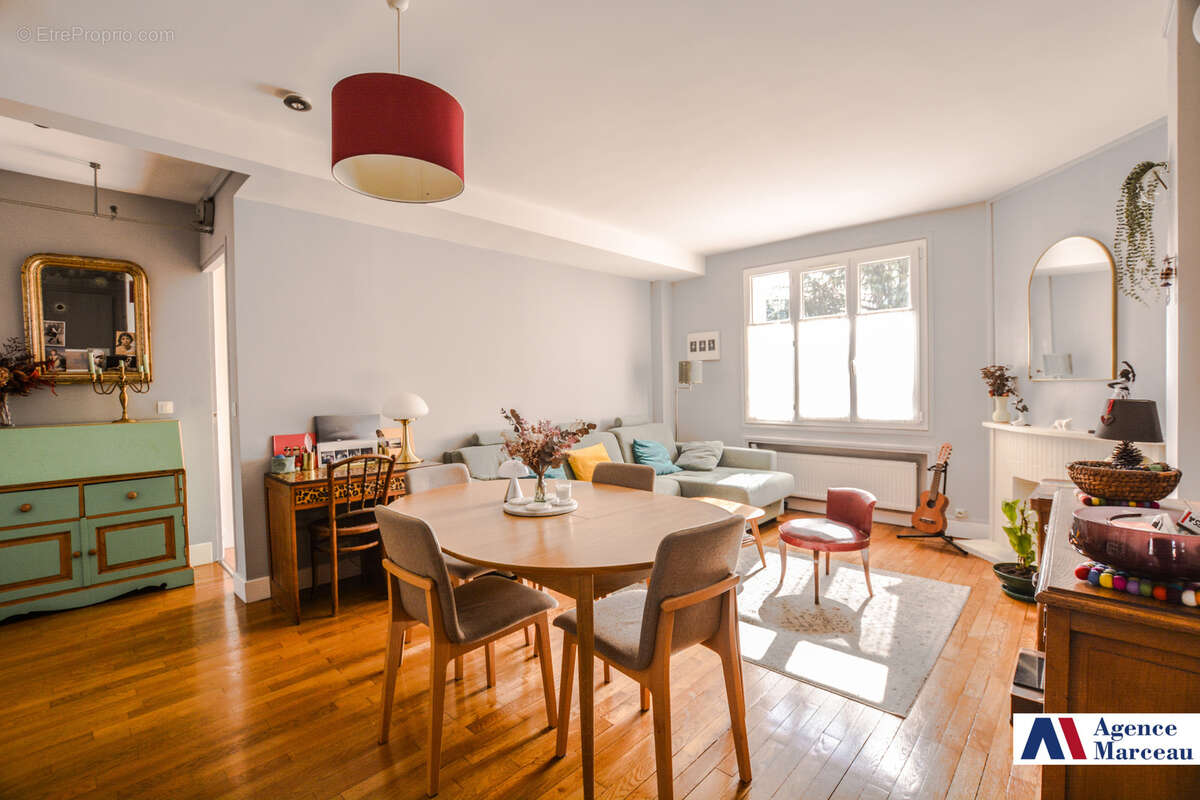 Appartement à COURBEVOIE