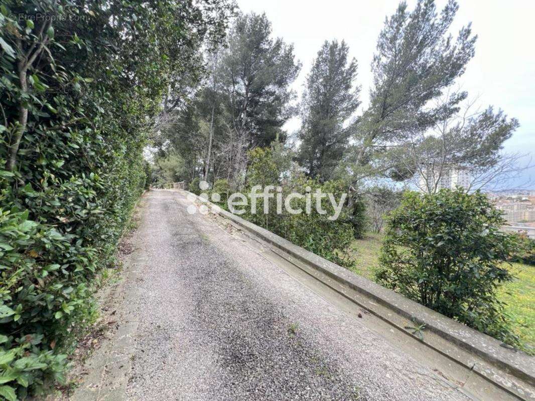 Maison à MARSEILLE-11E