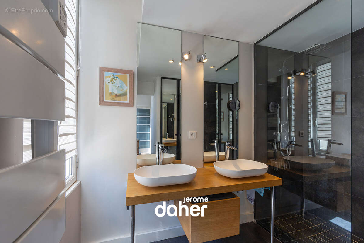 Appartement à MARSEILLE-7E