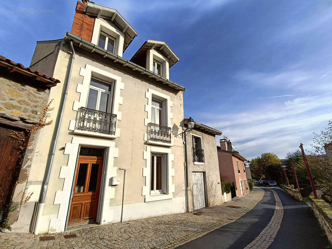 Maison à VALS-PRES-LE-PUY