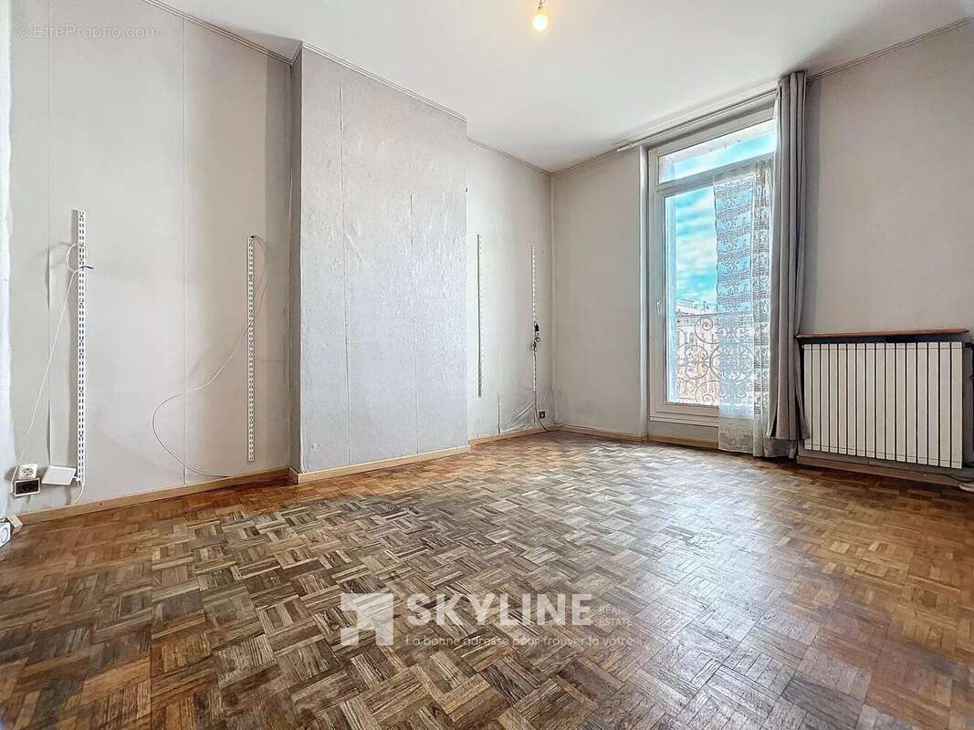 Appartement à MARSEILLE-2E