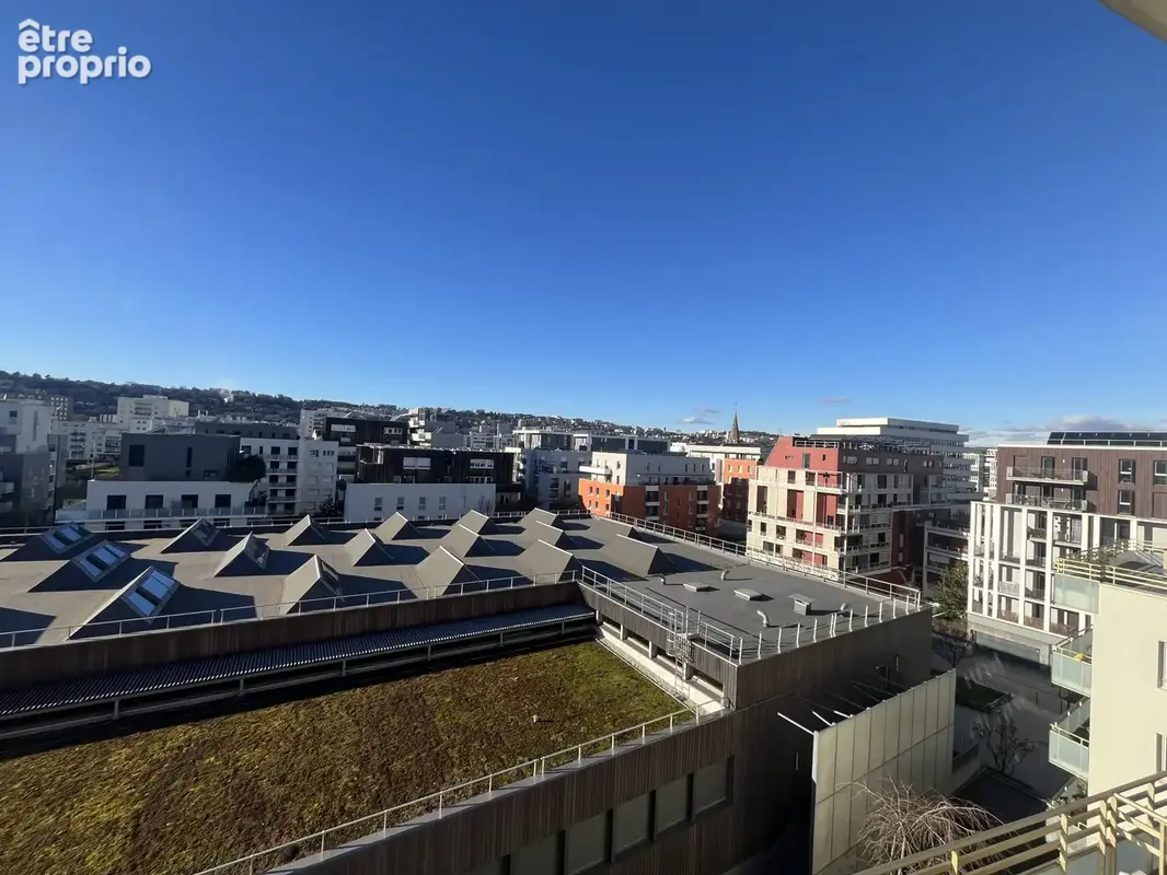 LYON 7 - JEAN JAURES - Joli T2 en dernier étage - photo 3