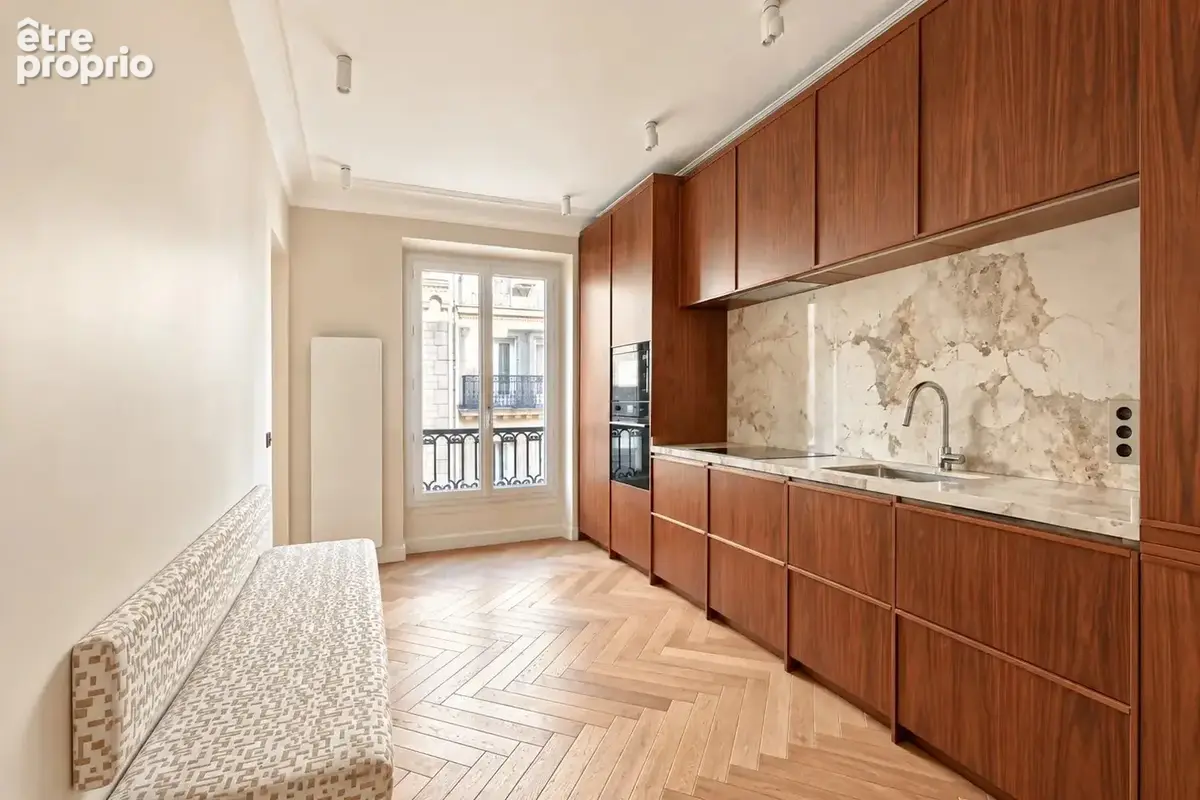 Paris 9e – Rochechouart / Rue Milton – Appartement rénové – 3 chambres - photo 5