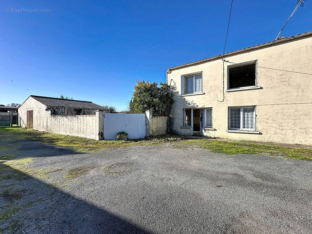 Maison à PORT-DES-BARQUES