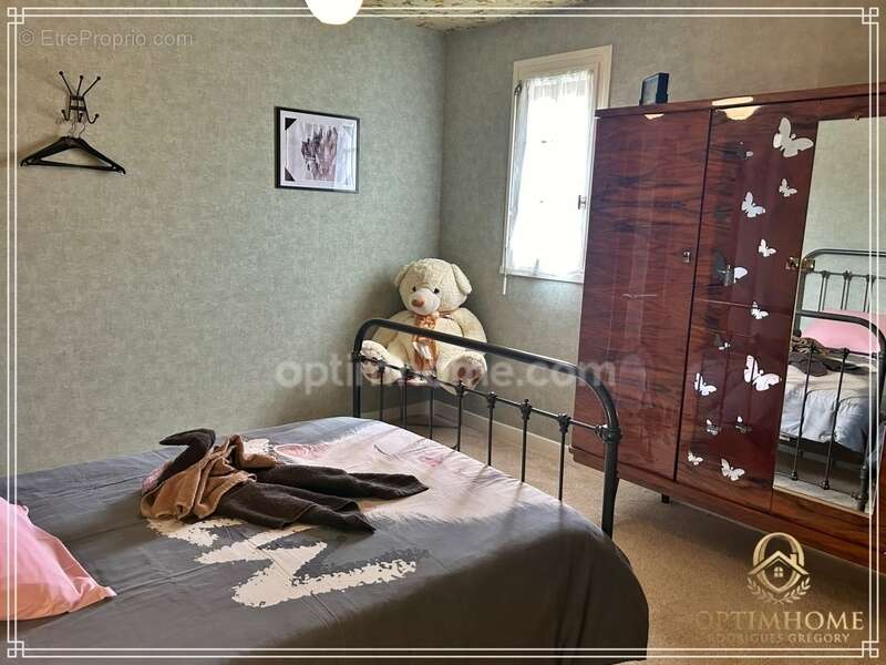 Une maison familiale où chaque espace raconte une histoire - A vendre 6 pièces LANNEMEZAN (65) - photo 4