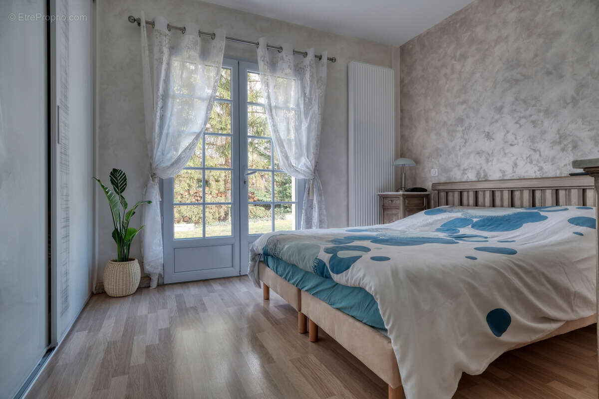 Maison indivdiuelle de plain pied - 210m2 - 5 chambres - dpe c - photo 15