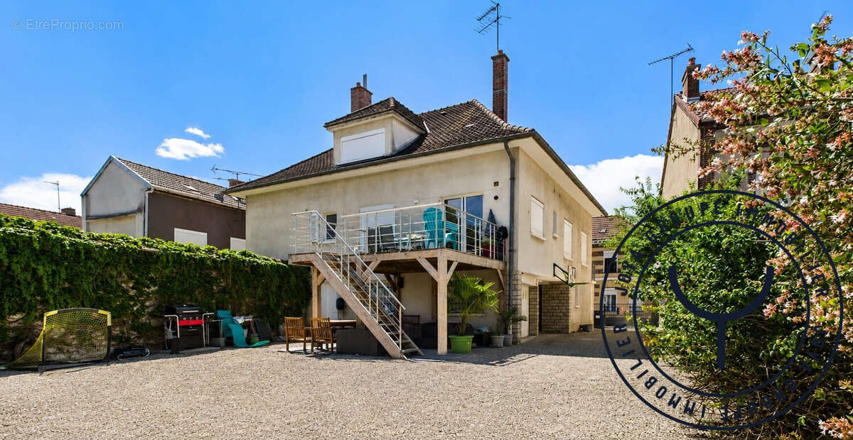 Maison à ROMILLY-SUR-SEINE