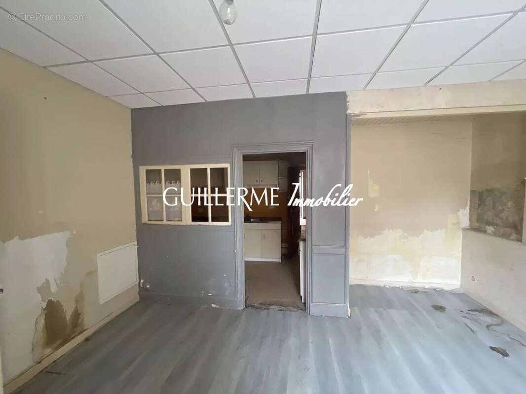 Immeuble en pierre, coeur de village, idéal investisseur - photo 15