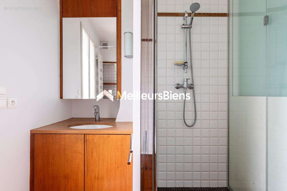 Appartement à PARIS-1E