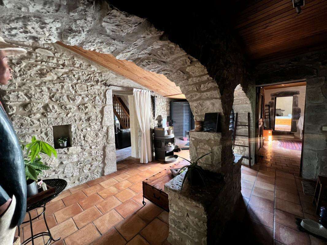 Maison à SAINT-ANDRE-DE-CRUZIERES