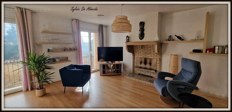 Maison à BAGE-LE-CHATEL