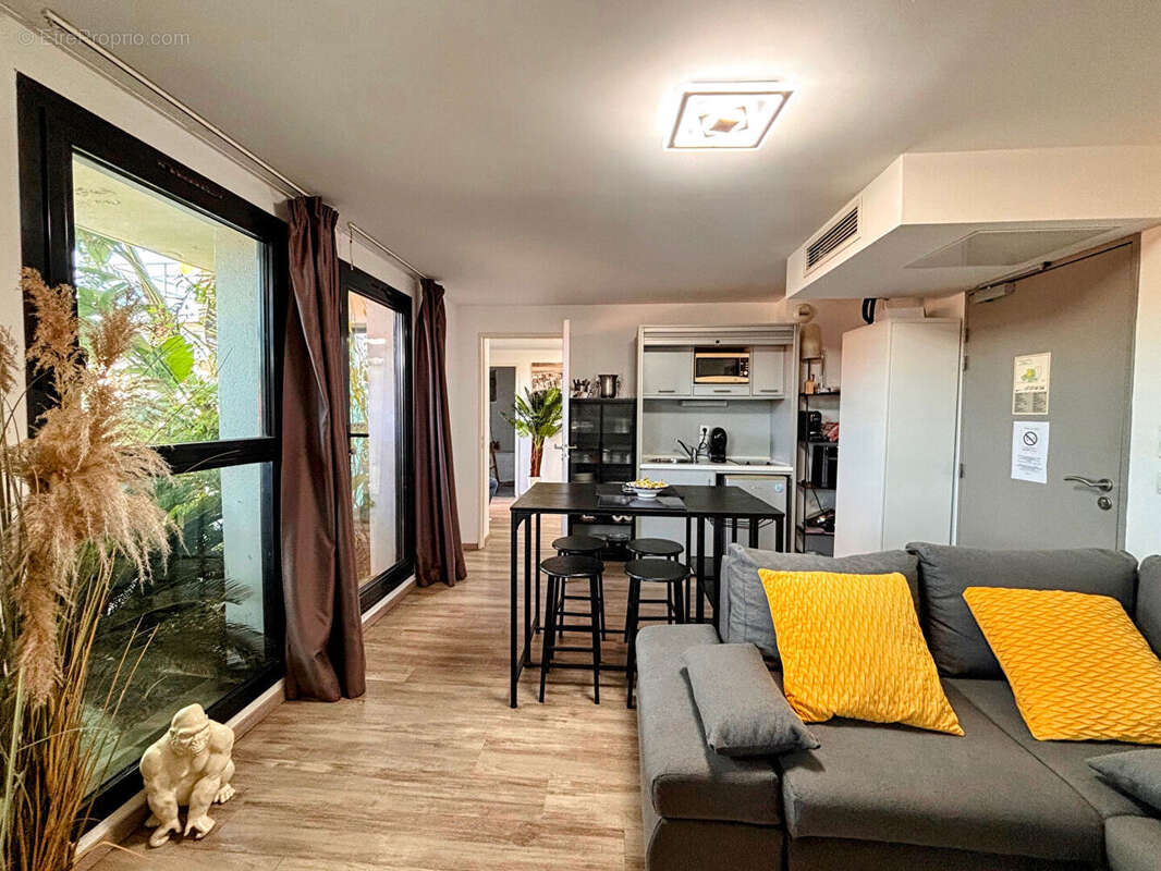 Appartement à CARRY-LE-ROUET