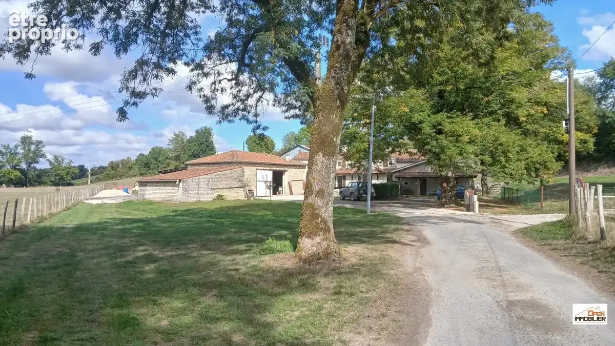 Maison 6 pièces 177 m² à vendre à Courgeac (16190) - photo 3