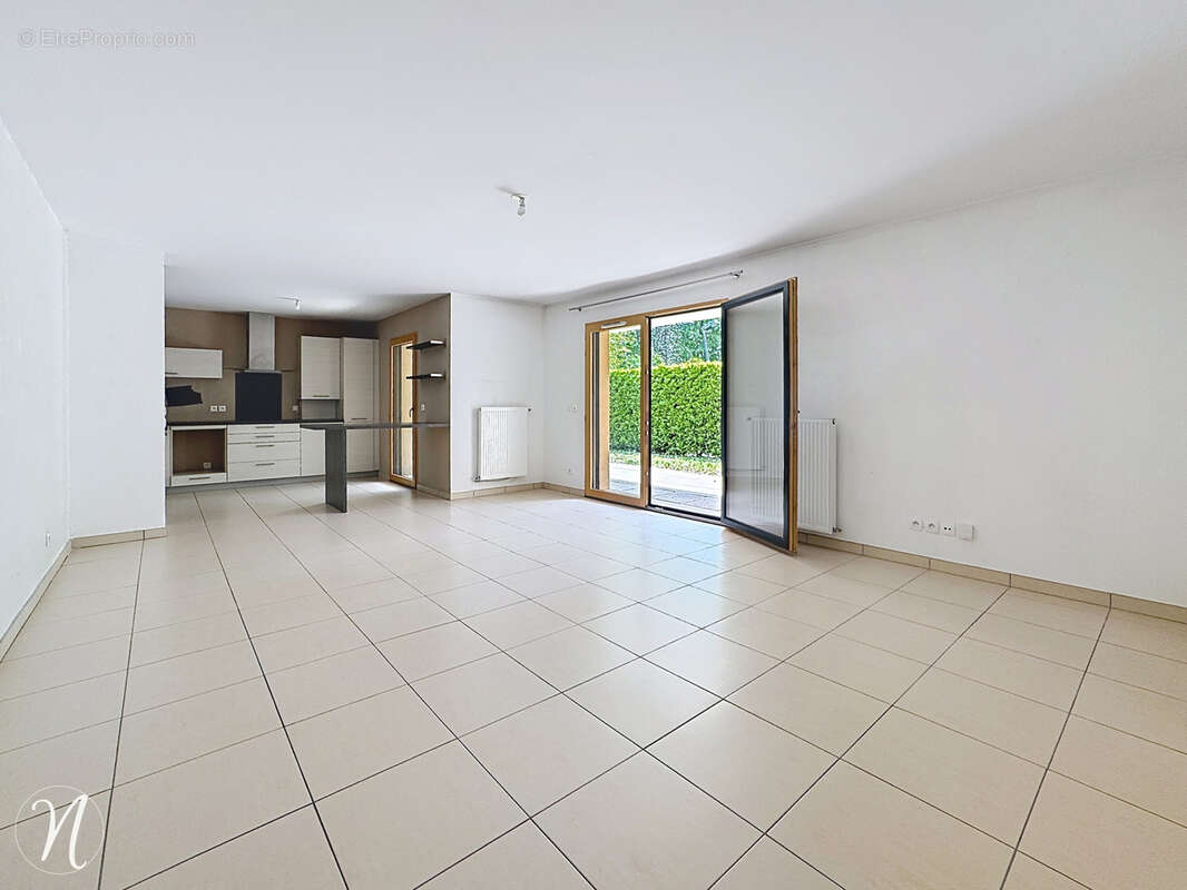 Appartement à SAINT-GENIS-LAVAL