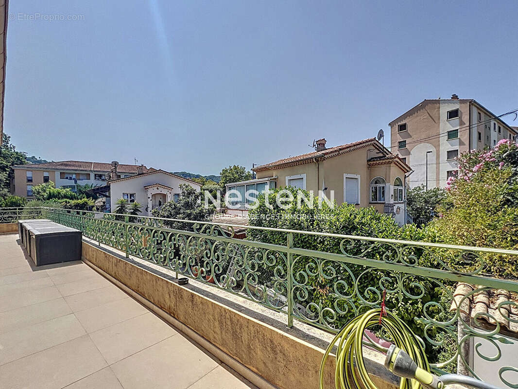 VALLAURIS - Maison - 230m² - Terrain 525m² - Projet promoteur - Hauteur autorisé - Proche commodités - photo 14