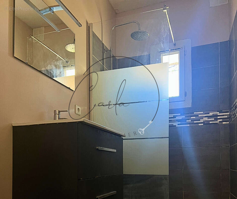 Appartement à COURNONTERRAL