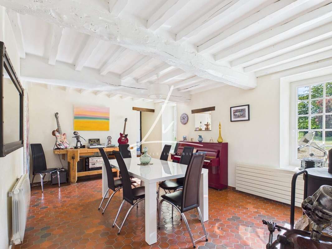 Maison à MEZIDON-CANON
