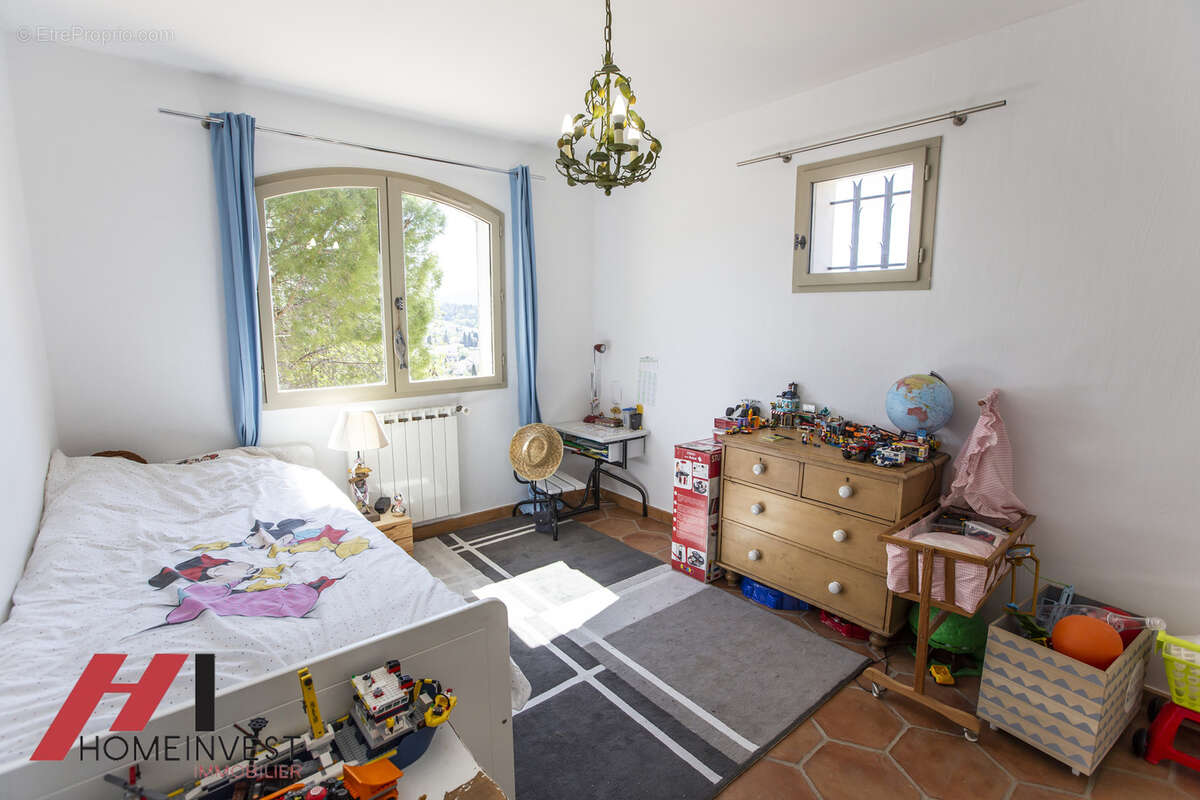 Vue et terrain a couper le souffle pour cette villa - photo 11
