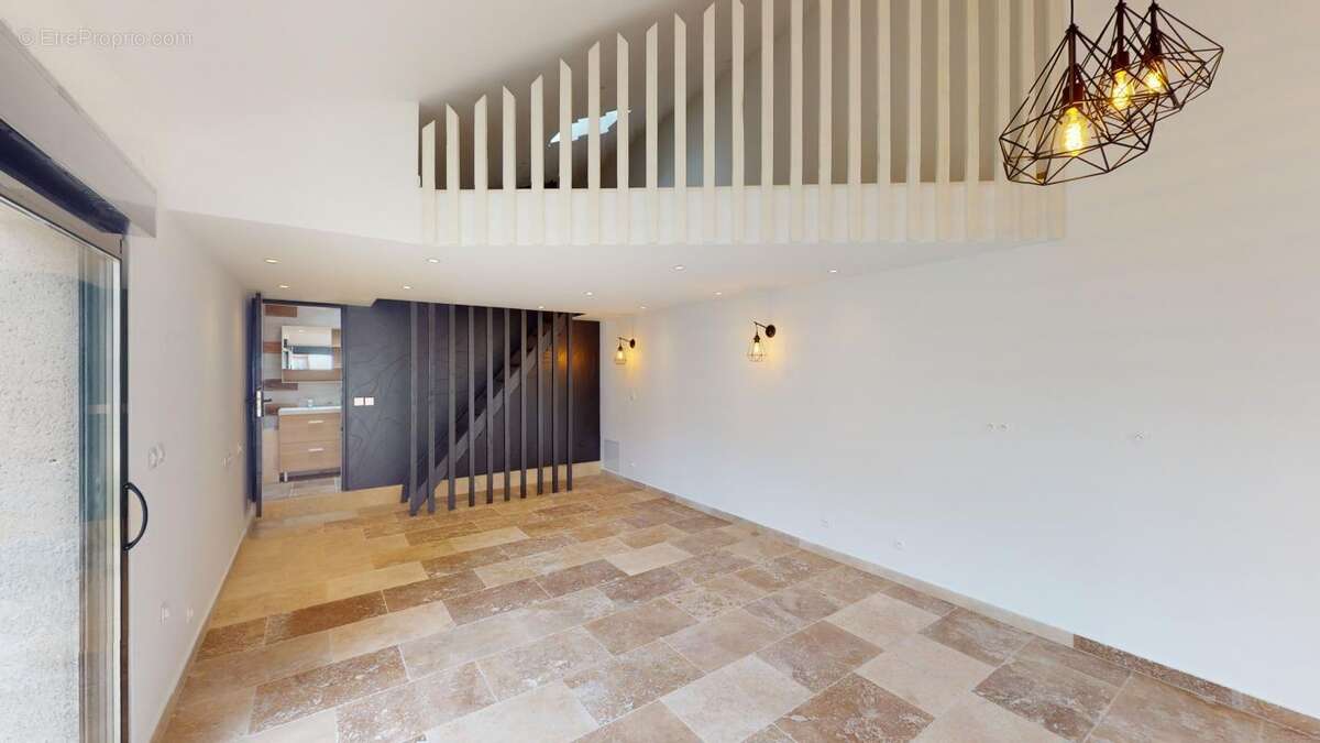 Maison à SAINT-SATUR