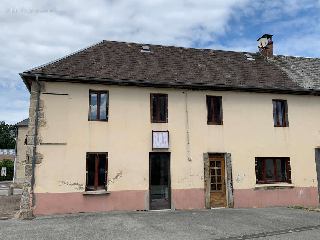 Maison à ESPINASSE