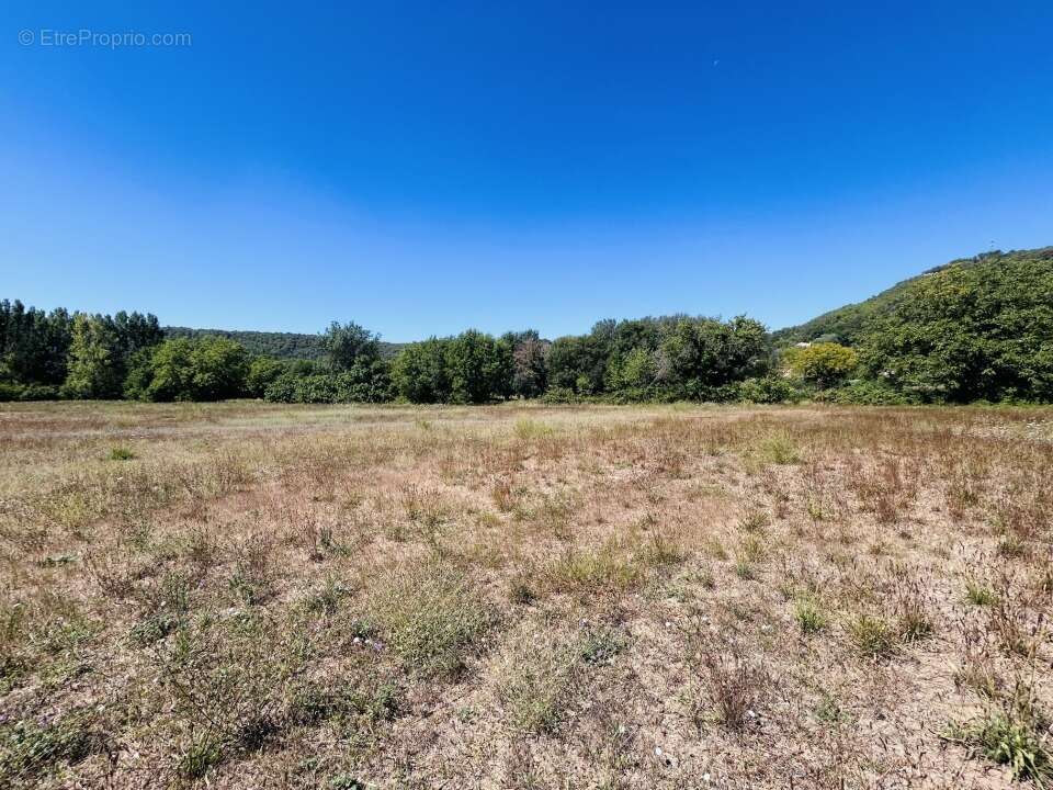 Terrain 1560 m² à Salernes  - photo 3