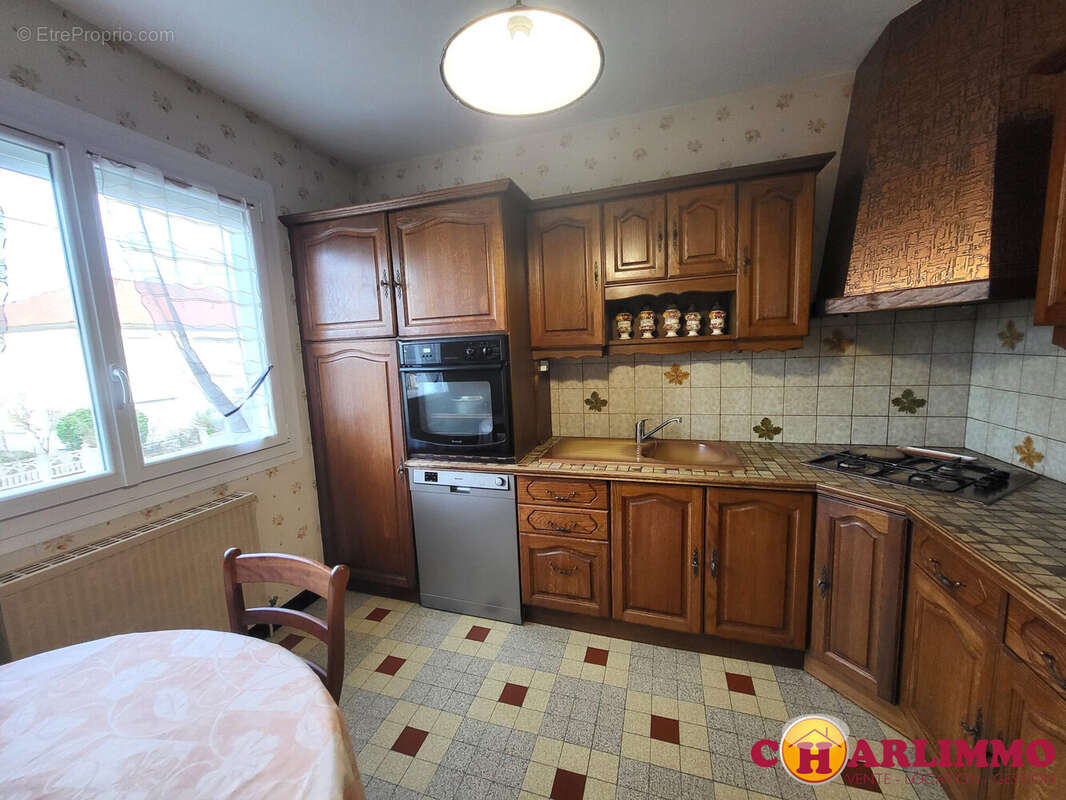 Maison à SAINT-JUNIEN