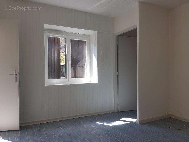   - Appartement à ANTRAIGUES-SUR-VOLANE