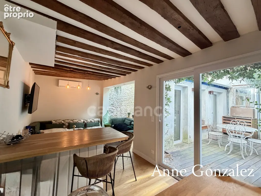 ORLEANS Coeur de ville entre Centre historique et bords de Loire à vendre superbe appartement T4 rénové avec patio intérieur san - photo 2