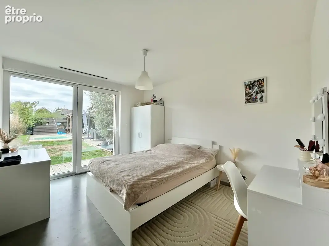 Superbe plain-pied avec piscine et beaux volumes ! - photo 12