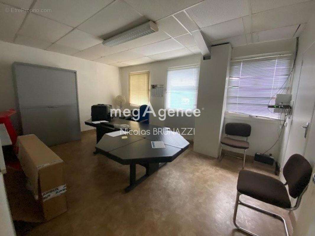 Commerce à VIMOUTIERS