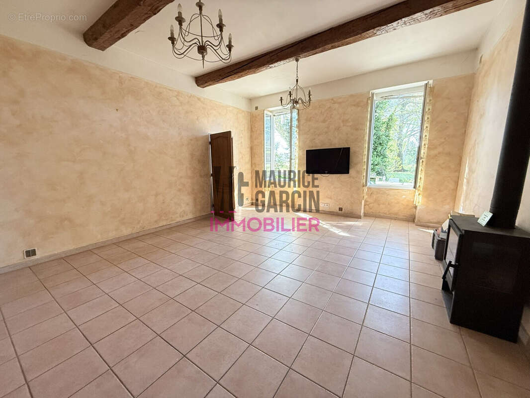 Maison à LE PONTET
